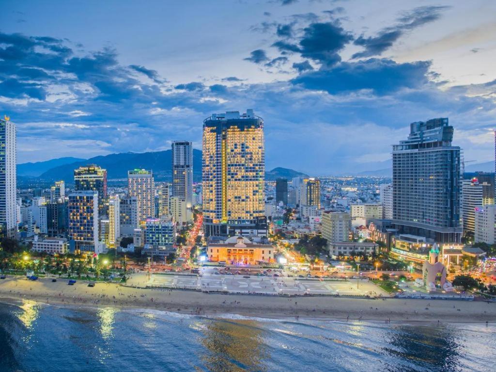 Rollton Ocean View Apartment Нячанг Екстер'єр фото