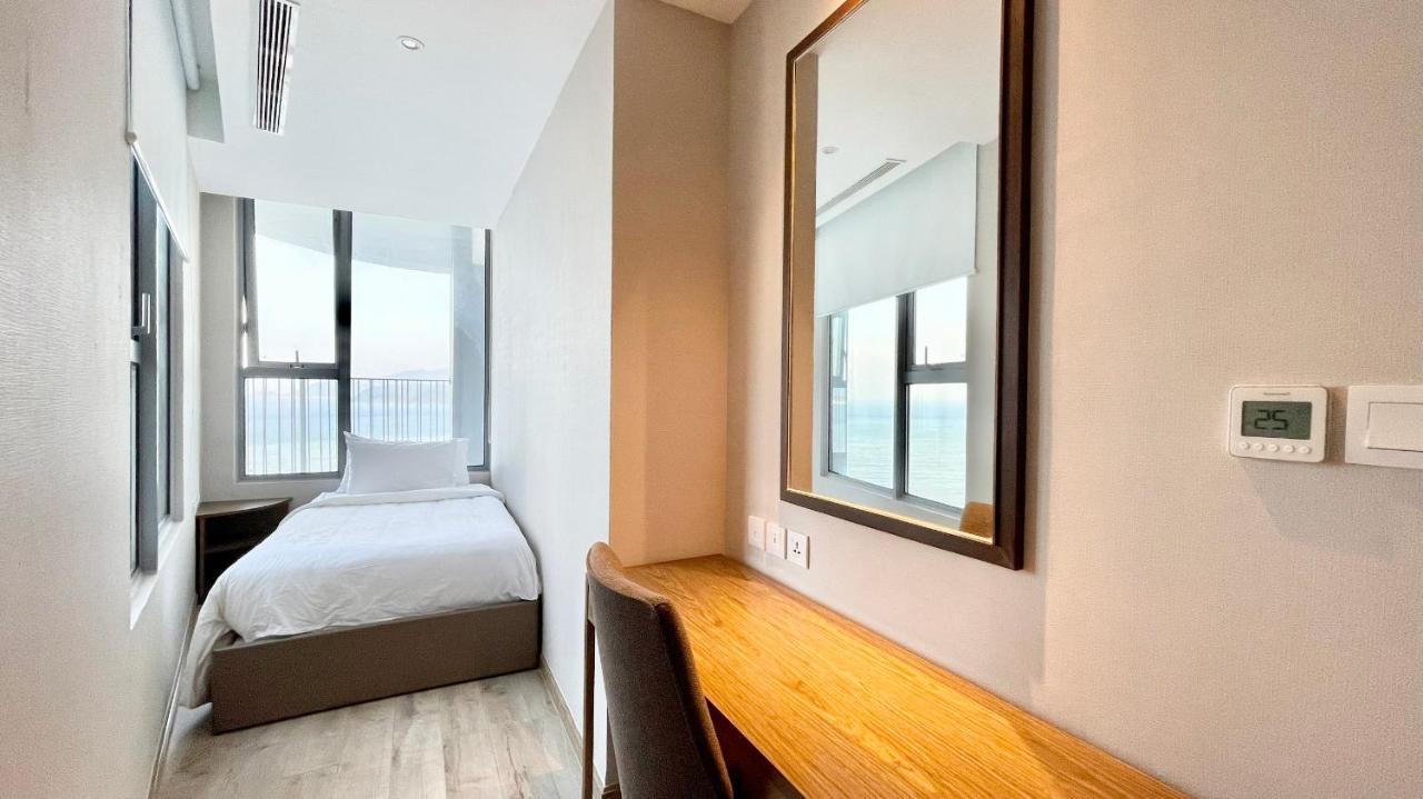 Rollton Ocean View Apartment Нячанг Екстер'єр фото