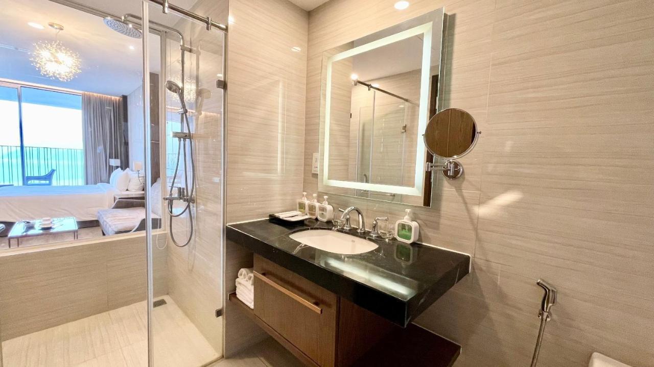 Rollton Ocean View Apartment Нячанг Екстер'єр фото